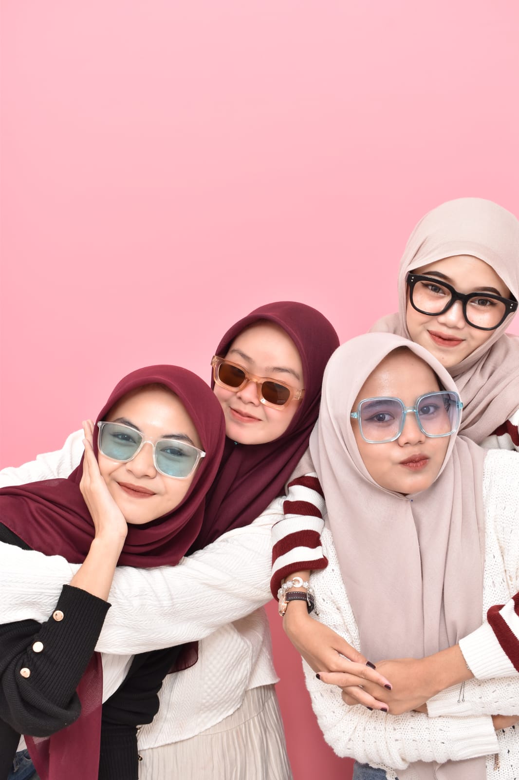 Tampilan depan toko ZaOptik